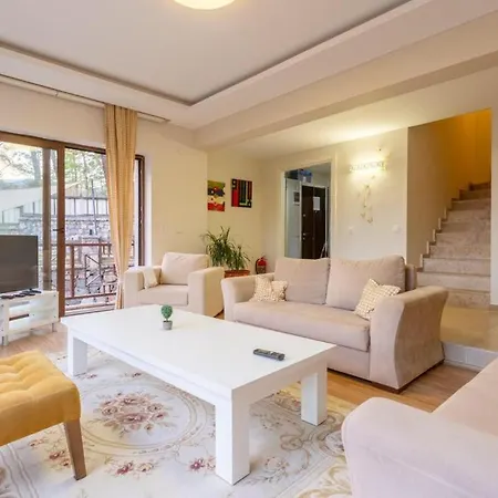 Semesterbostad Gocek'te Deniz Ve Orman Manzarali 4+2 Emir Göcek