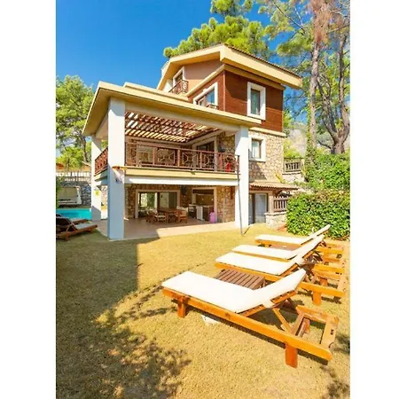 Semesterbostad Gocek'te Deniz Ve Orman Manzarali 4+2 Emir *