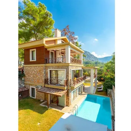Gocek'te Deniz Ve Orman Manzarali 4+2 Emir Semesterbostad