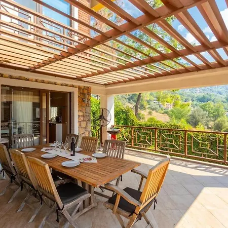 Gocek'te Deniz Ve Orman Manzarali 4+2 Emir * Göcek